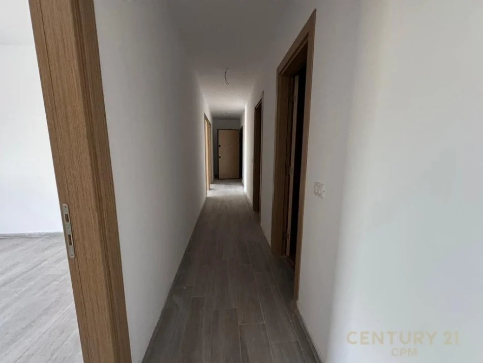 Tirane, shitet apartament 3+1 Kati 2, 112 m² 134.000 € (5 maj)