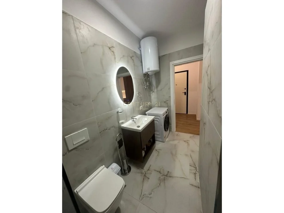 Tirane, jepet me qera apartament 2+1+Ballkon Kati 4, 100 m² 900 € (zogu zi)