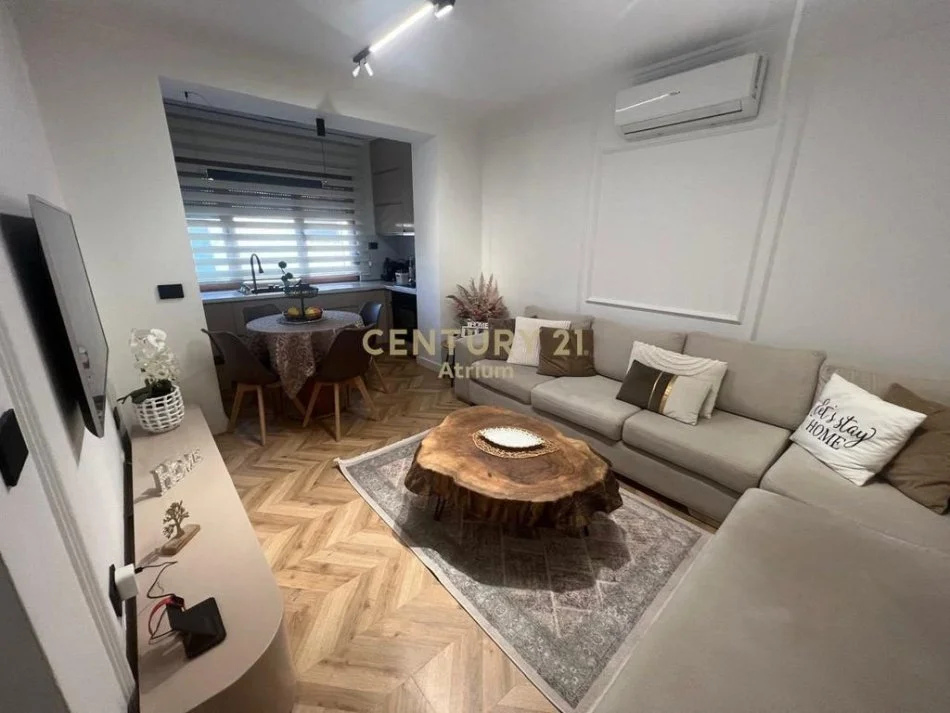 Tirane, shitet apartament 2+1 Kati 2, 78 m² 128.000 € (Rruga Napolon Roshi)