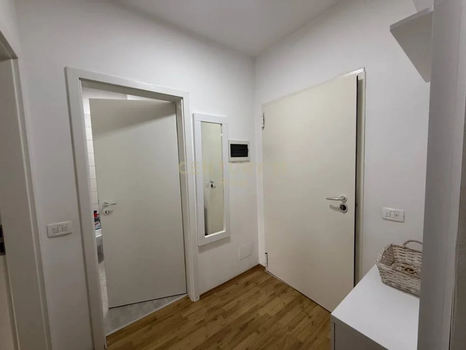 Tirane, jepet me qera apartament Kati 6, 500 € 