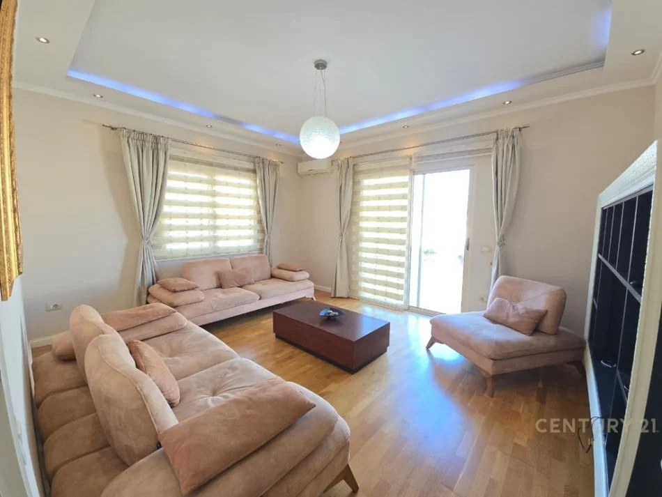Tirane, shitet apartament+verande | Penthouse 2+1+Aneks+Ballkon Kati 6, 174 m² 290.000 € 
