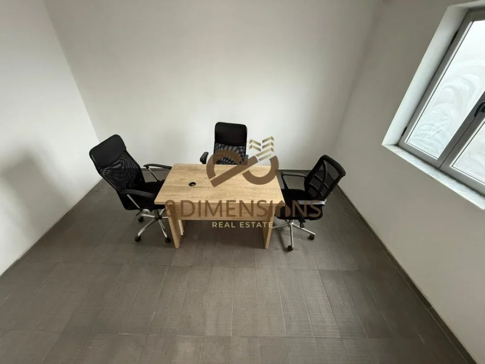 Tirane, jepet me qera zyre Kati 2, 170 m² 650 € (astir)