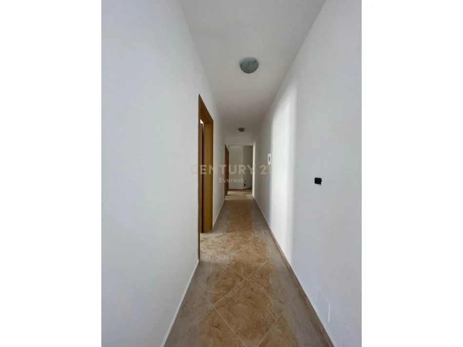 Tirane, shitet apartament Kati 3, 80 m² 120.000 € (Selite)