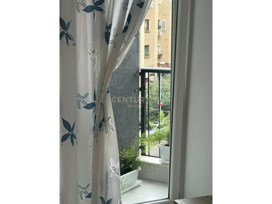 Tirane, jepet me qera apartament Kati 3, 400 € 