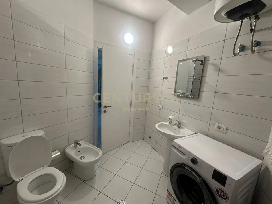 Tirane, shitet apartament 1+1+Ballkon Kati 3, 62 m² 115.000 € (BRRYLI)