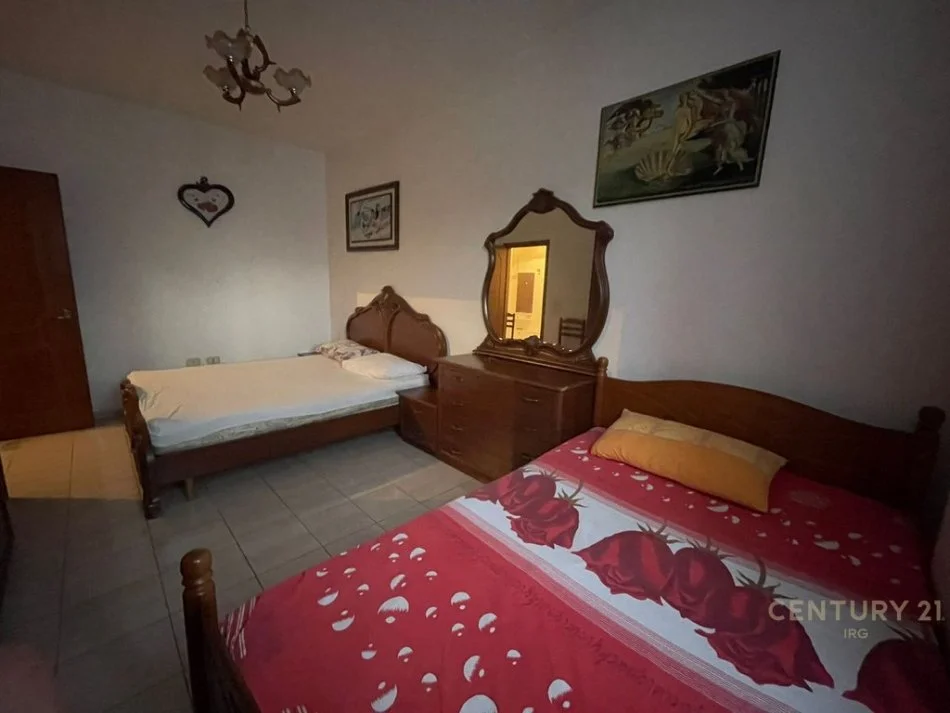 Tirane, jepet me qera apartament 1+1+Ballkon Kati 10, 63 m² 500 € (komuna e parisit)