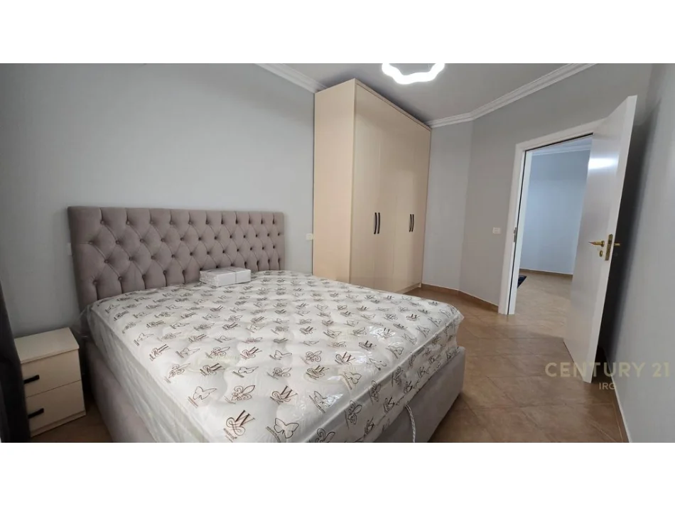 Tirane, jepet me qera apartament 2+1 Kati 7, 78 m² 830 € (rr e kavajes)