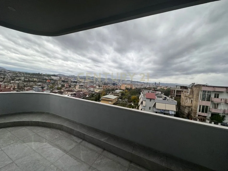 Tirane, jepet me qera apartament 1+1+Ballkon Kati 2, 70 m² 350 € (kodra e priftit)