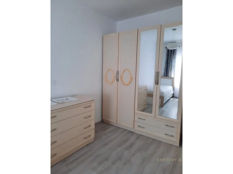 Tirane, jepet me qera apartament 2+1+Aneks Kati 5, 110 m² 890 € (Bllok)