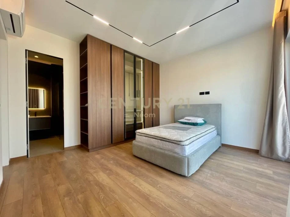 Tirane, jepet me qera Vile 3 Katshe Kati 0, 425 m² 4.000 € (Neom128193)