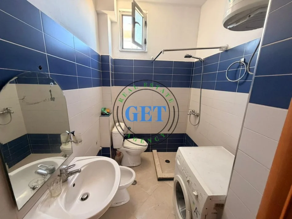 Shqiperi, jepet me qera shtepi 1+1 Kati 2, 65 m² 250 € (Kënet)