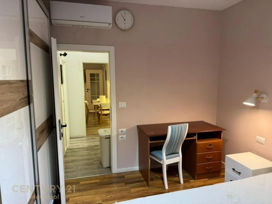 Tirane, jepet me qera apartament 2+1 Kati 2, 80 m² 850 € (STACIONI I TRENIT!)