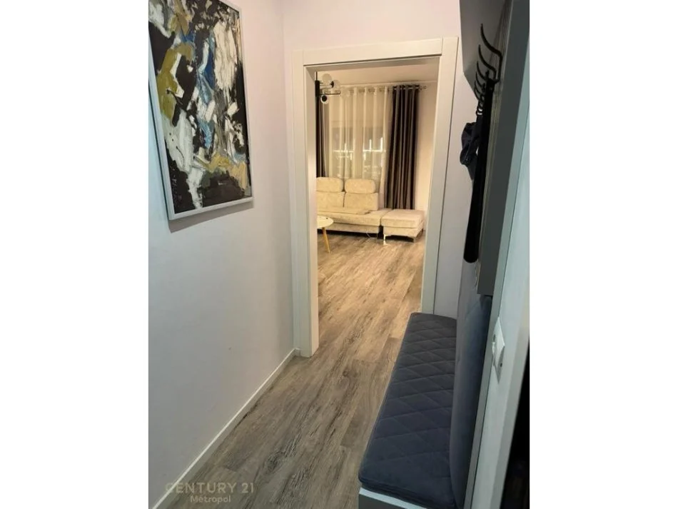 Tirane, jepet me qera apartament 2+1 Kati 2, 80 m² 850 € (STACIONI I TRENIT!)