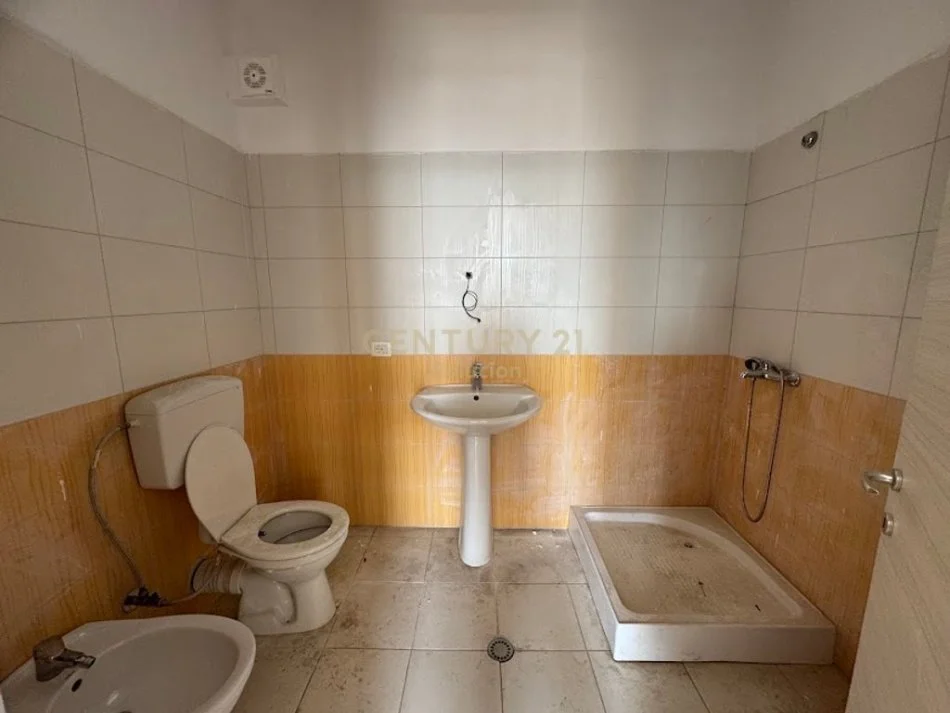 Tirane, shitet apartament 2+1 Kati 9, 110 m² 170.000 € (Rruga Sokrat Miho)