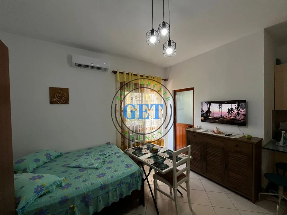 Durres, shitet garsonier 1+1 Kati 1, 52.000 € (Mali i Robit)
