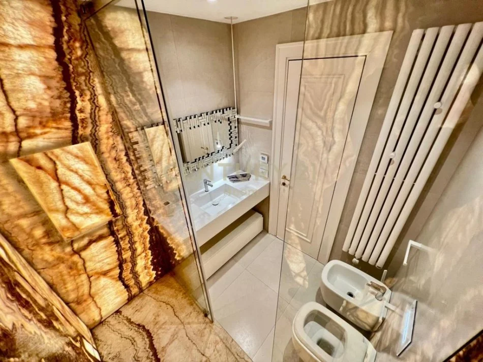 Tirane, shitet apartament+verande | Penthouse 1+1+Aneks+Ballkon Kati 2, 165 m² 369.000 € (Neom128299)