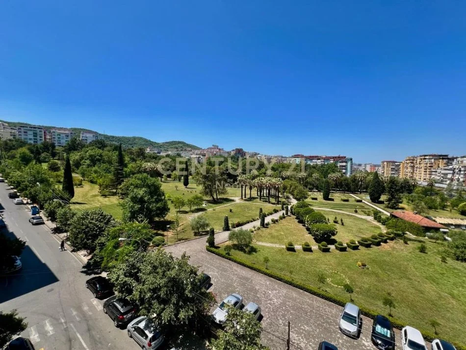 Tirane, shitet apartament+verande | Penthouse 1+1+Aneks+Ballkon Kati 2, 165 m² 369.000 € (Neom128299)