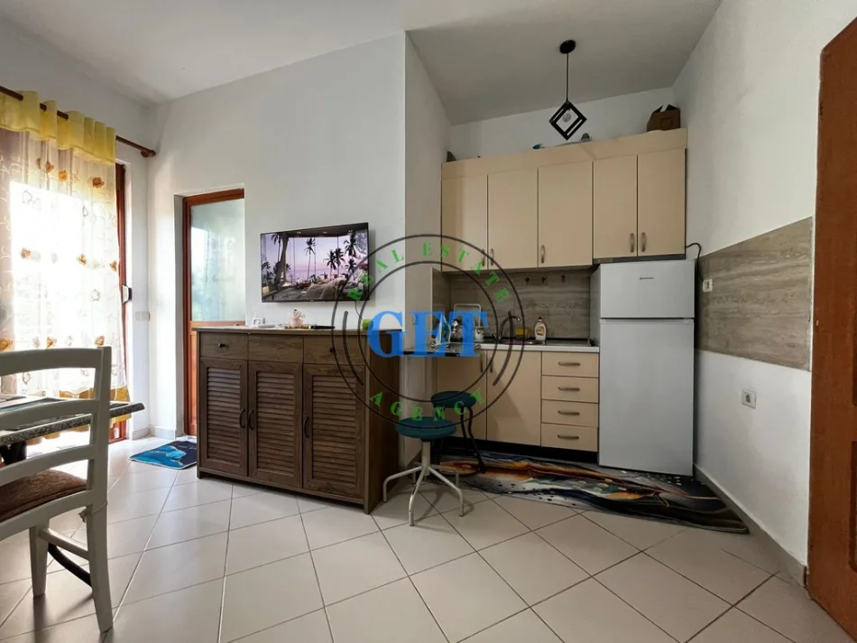 Durres, shitet garsonier 1+1 Kati 1, 52.000 € (Mali i Robit)