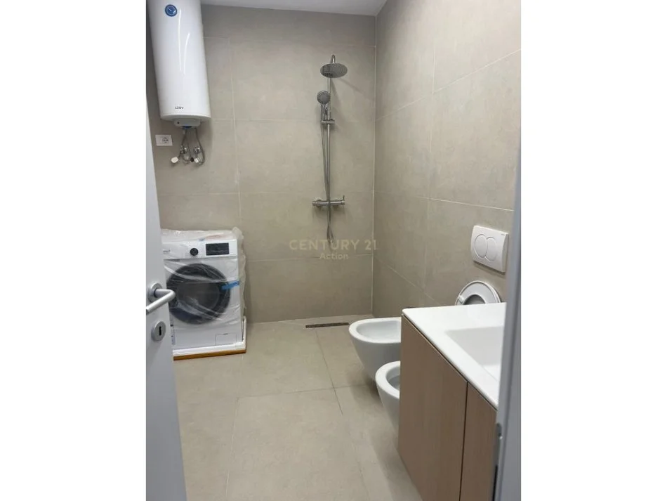 Tirane, jepet me qera apartament 1+1+Ballkon Kati 4, 62 m² 550 € (bulevardi i ri)