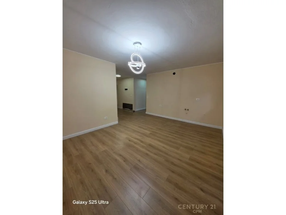 Tirane, shitet 2+1 Kati 7, 140.000 € 