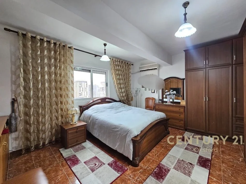 Tirane, shitet apartament 2+1 Kati 5, 97 m² 156.000 € (Laprake)