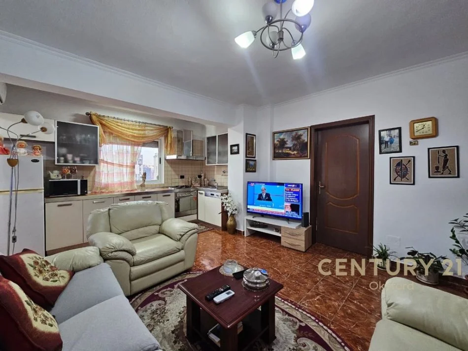 Tirane, shitet apartament 2+1 Kati 5, 97 m² 156.000 € (Laprake)