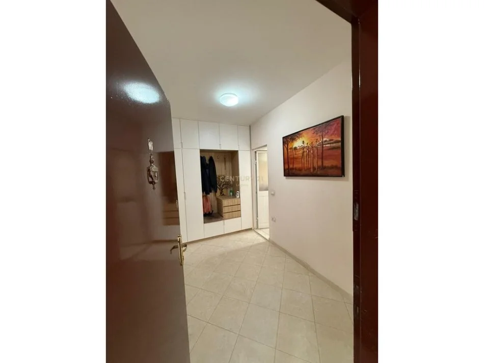 Tirane, shitet apartament 1+1 Kati 4, 54 m² 125.000 € (Imer Ndregjoni)