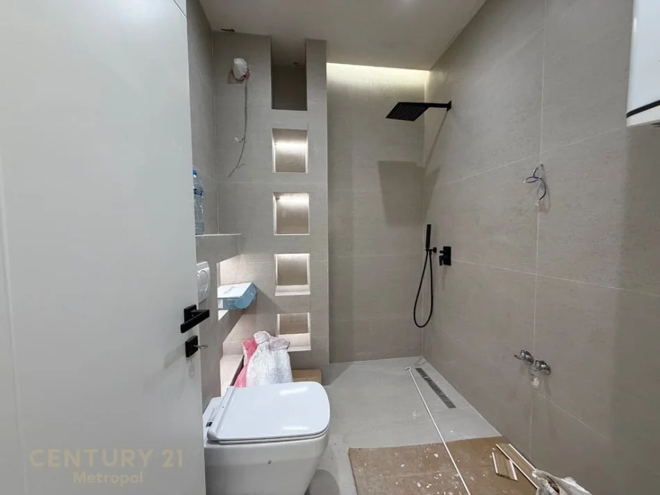 Tirane, shitet apartament 1+1 Kati 8, 75 m² 140.000 € (Rruga Sokrat Miho)