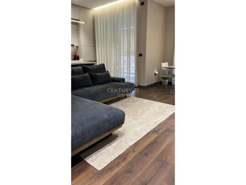 Tirane, shitet apartament 2+1+Ballkon Kati 4, 103 m² 360.000 € (bulevardi i ri)
