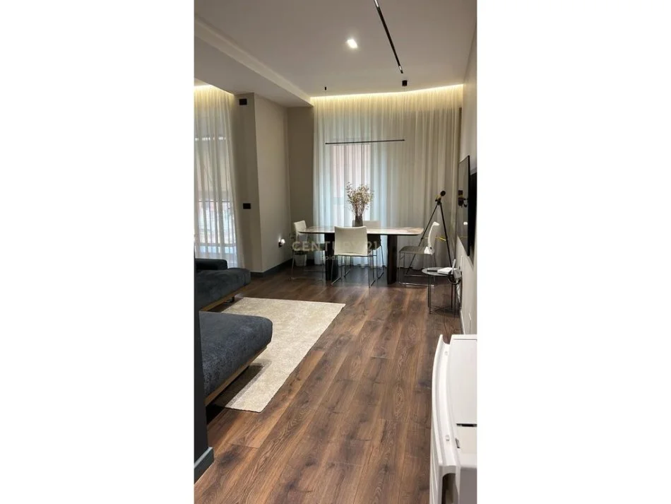 Tirane, shitet apartament 2+1+Ballkon Kati 4, 103 m² 360.000 € (bulevardi i ri)