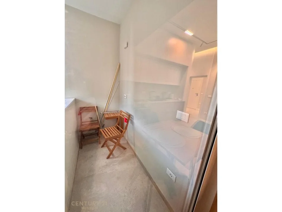 Tirane, jepet me qera apartament 1+1+Ballkon Kati 4, 47 m² 700 € (rruga e barrikadave)