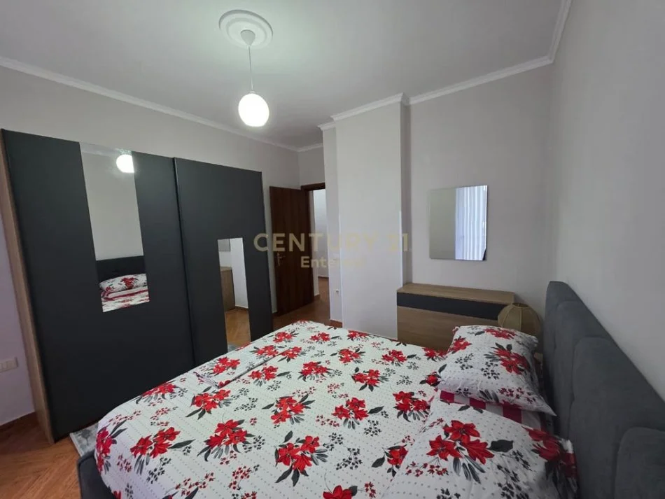Tirane, jepet me qera apartament 1+1+Ballkon Kati 4, 60 m² 450 € (Astir)
