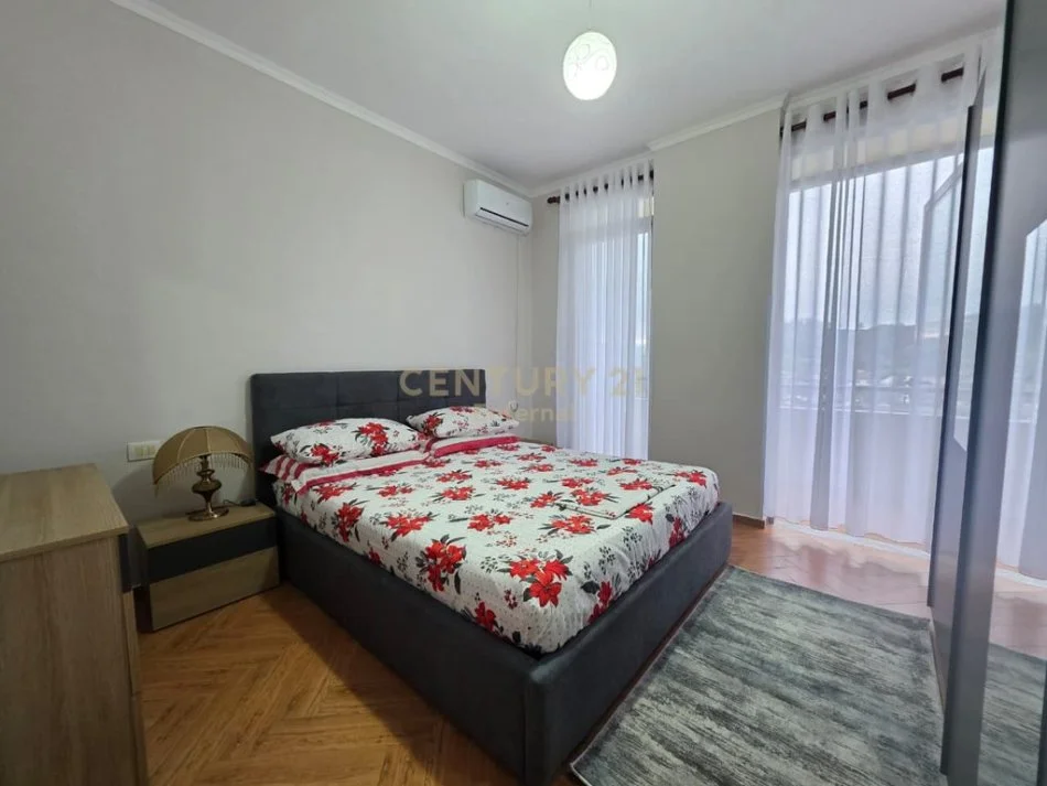 Tirane, jepet me qera apartament 1+1+Ballkon Kati 4, 60 m² 450 € (Astir)