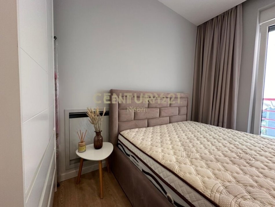 Tirane, jepet me qera apartament 2+1+Aneks+Ballkon Kati 2, 100 m² 1.200 € (Neom128430)