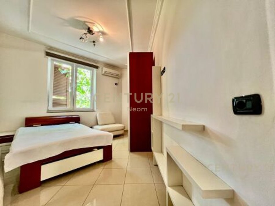 Tirane, jepet me qera apartament 2+1+Aneks+Ballkon Kati 3, 103 m² 800 € (Neom128435)