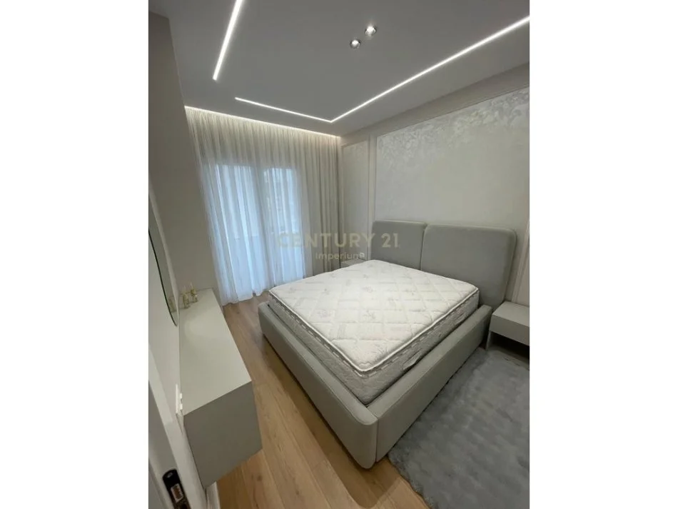 Tirane, jepet me qera apartament 1+1+Ballkon Kati 3, 71 m² 121.000 € (astir nela 5)