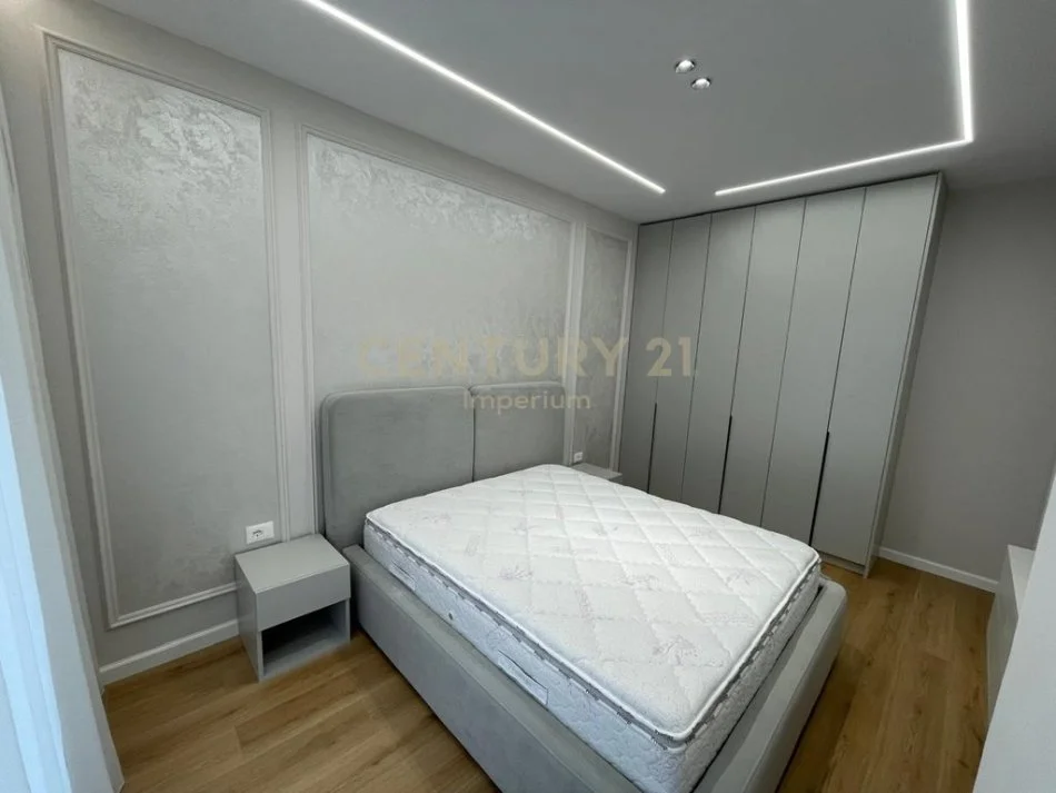 Tirane, jepet me qera apartament 1+1+Ballkon Kati 3, 71 m² 121.000 € (astir nela 5)
