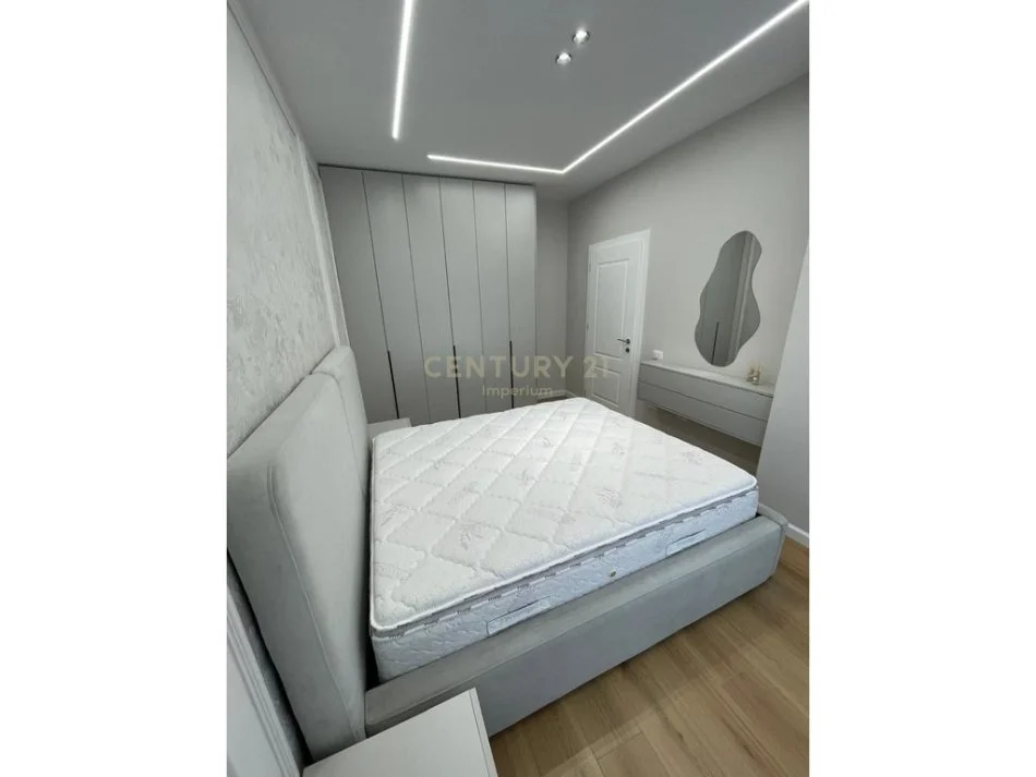 Tirane, jepet me qera apartament 1+1+Ballkon Kati 3, 71 m² 121.000 € (astir nela 5)