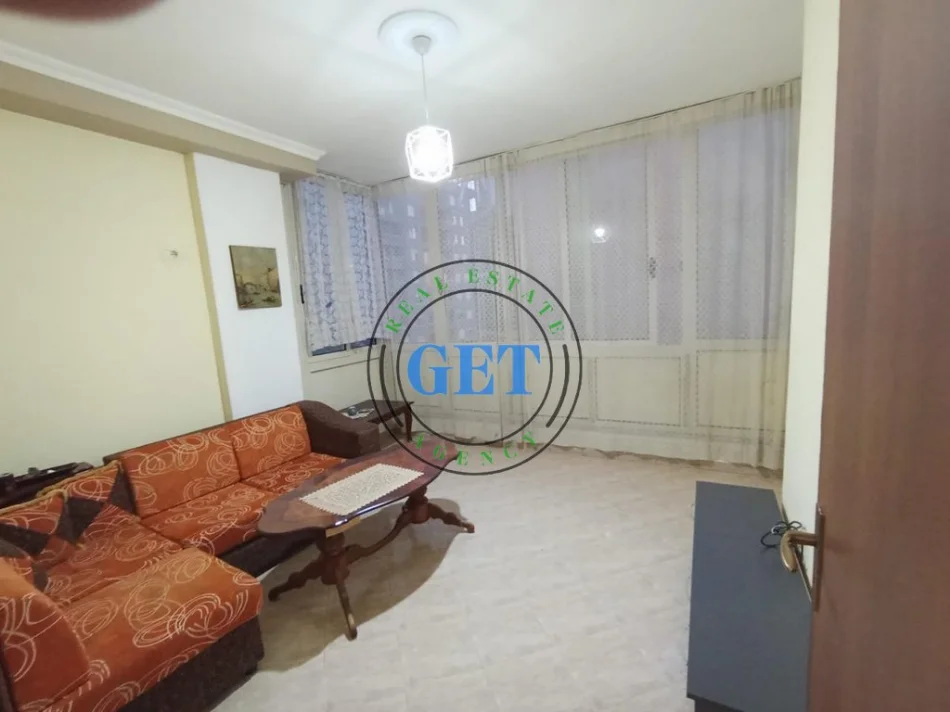 Durres, jepet me qera shtepi 1+1 Kati 4, 55 m² 300 € (Plazh)