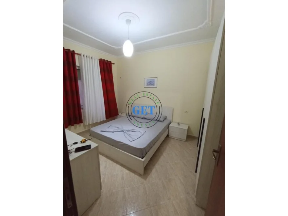 Durres, jepet me qera shtepi 1+1 Kati 4, 55 m² 300 € (Plazh)