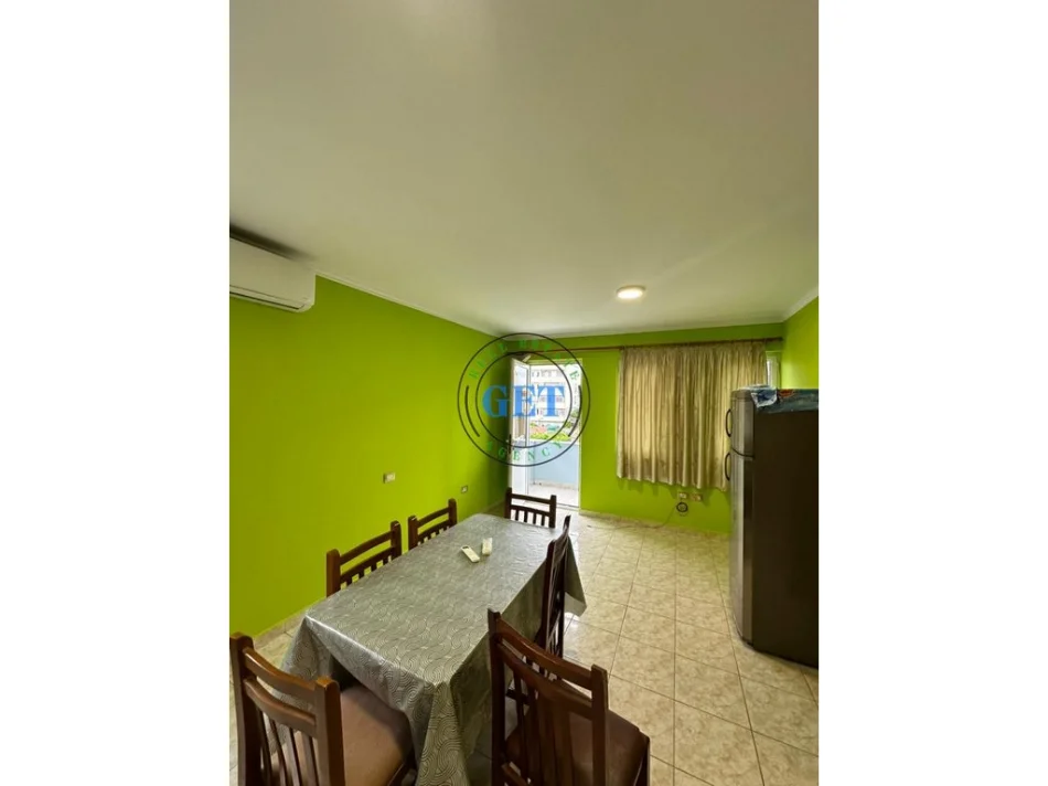 Durres, jepet me qera shtepi 2+1 , 70 m² 400 € (Plazh)