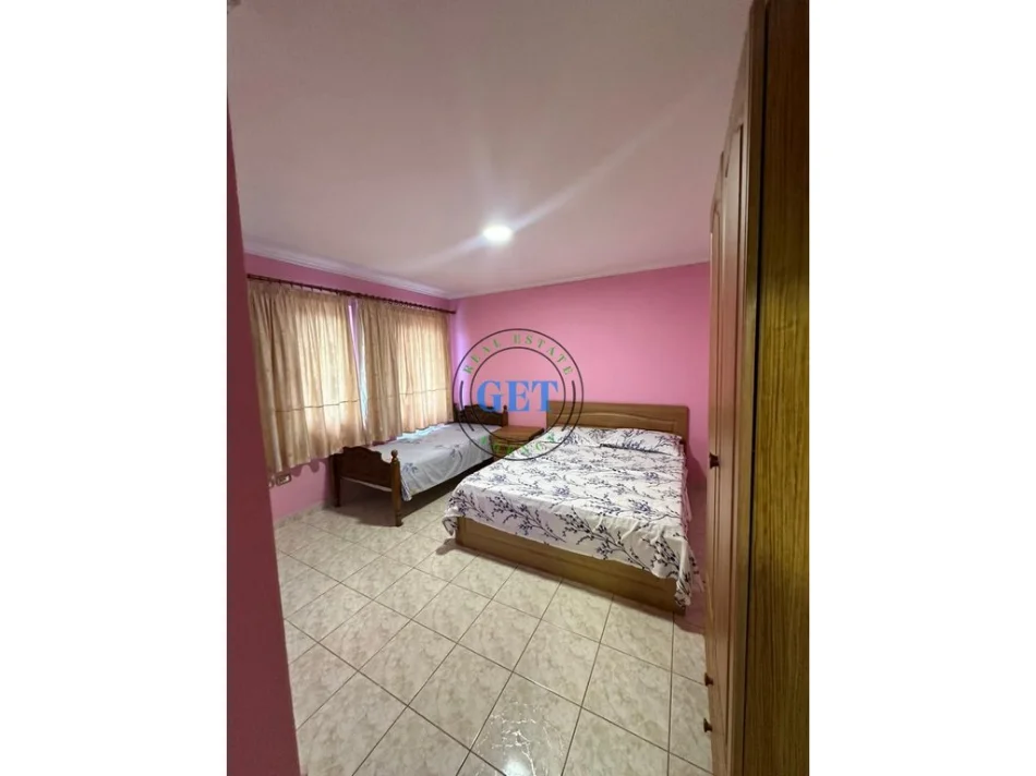 Durres, jepet me qera shtepi 2+1 , 70 m² 400 € (Plazh)