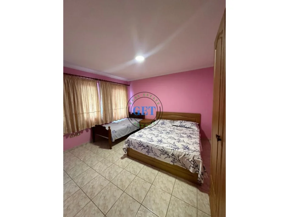 Durres, jepet me qera shtepi 2+1 , 70 m² 400 € (Plazh)