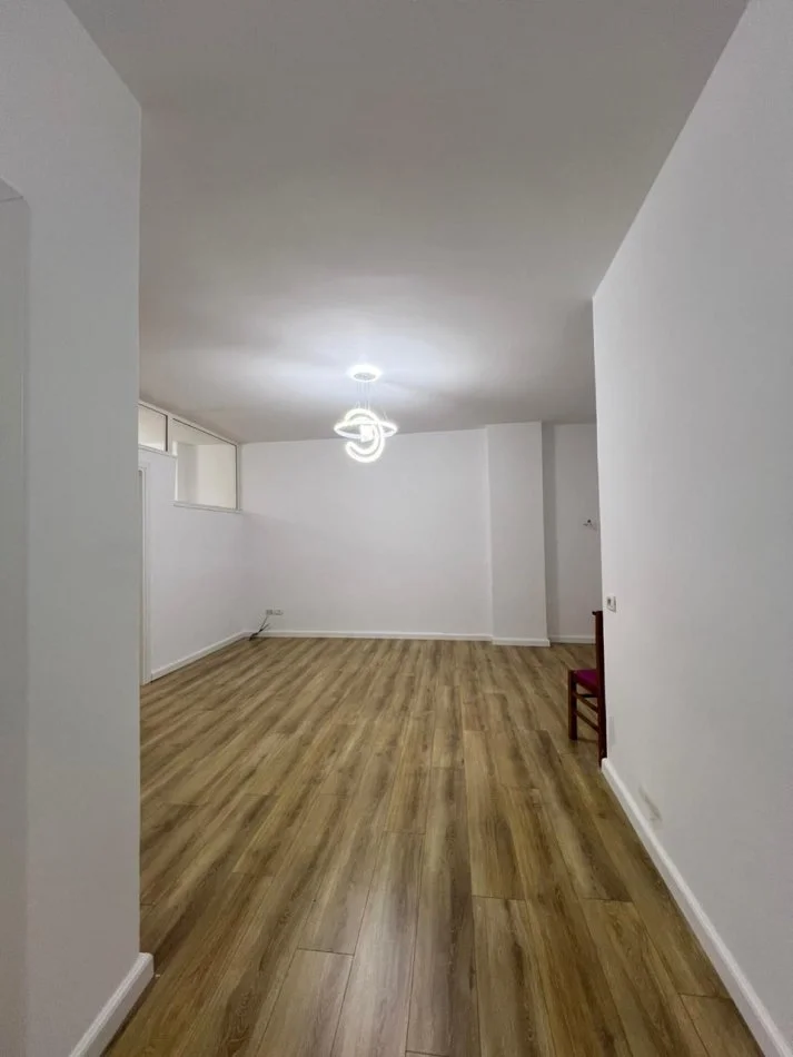 Tirane, shitet apartament 2+1 Kati 2, 77 m² 120.000 € (afer postes)