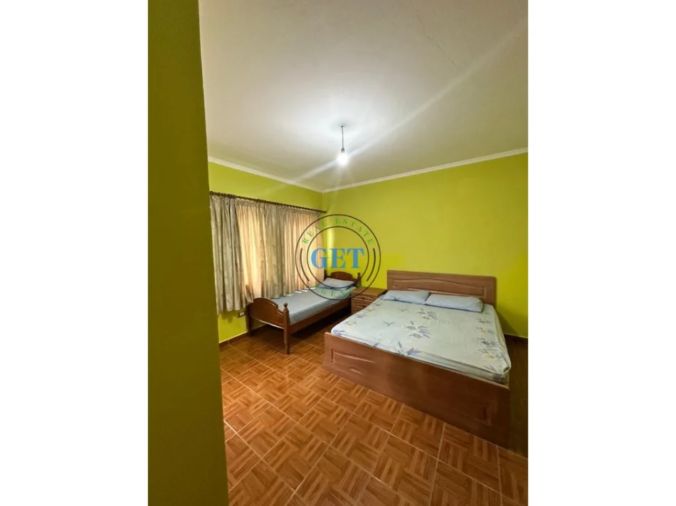 Durres, jepet me qera shtepi 2+1 Kati 2, 70 m² 400 € (Plazh)