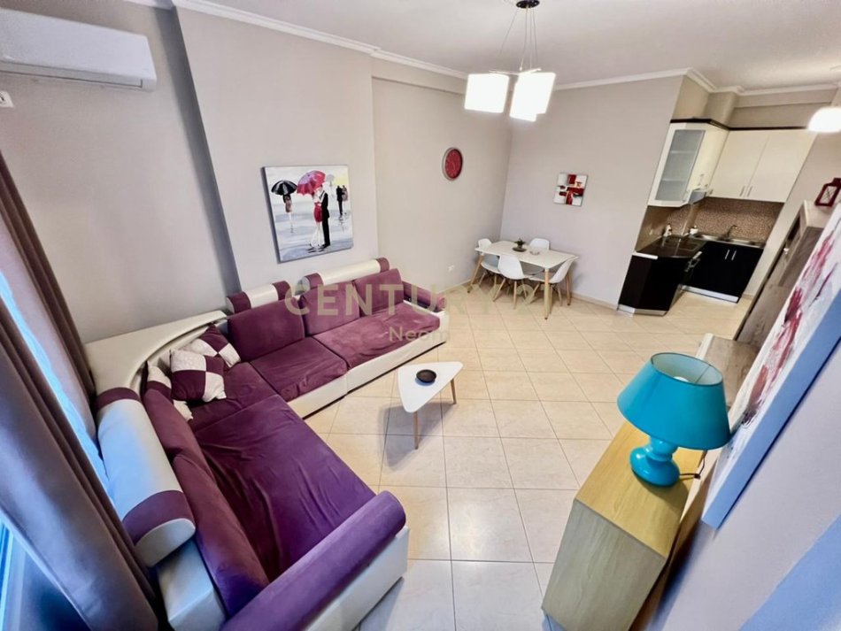 Tirane, jepet me qera apartament 1+1+Aneks+Ballkon Kati 5, 67 m² 460 € (Neom128663)