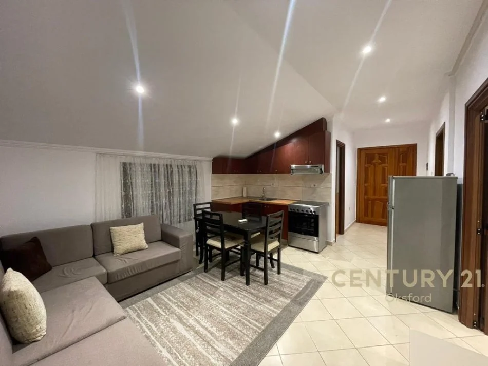 Tirane, jepet me qera apartament 2+1+Ballkon Kati 2, 60 m² 550 € (vilat selite)