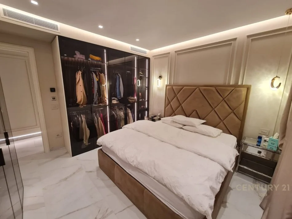 Tirane, shitet apartament duplex 4+1+Aneks+Ballkon Kati 5, 242 m² 630.000 € (komuna parisit)