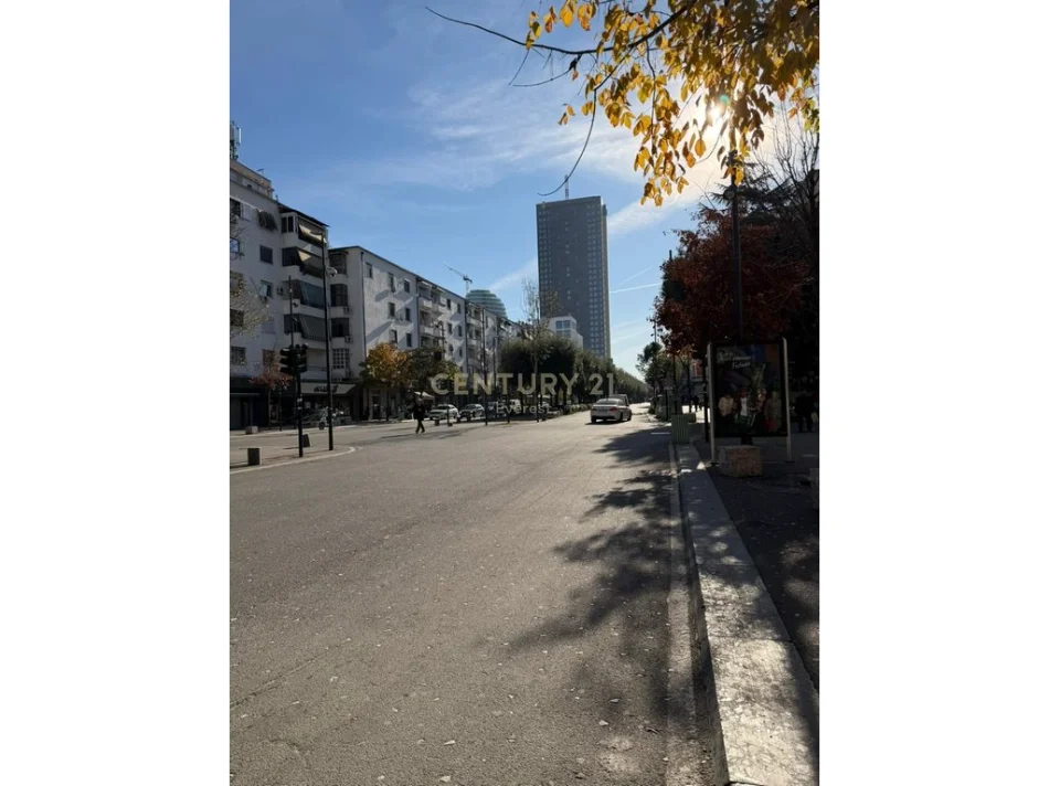 Tirane, shitet dyqan , 62 m² 520.000 € (BLV. ZOGU I PARE)
