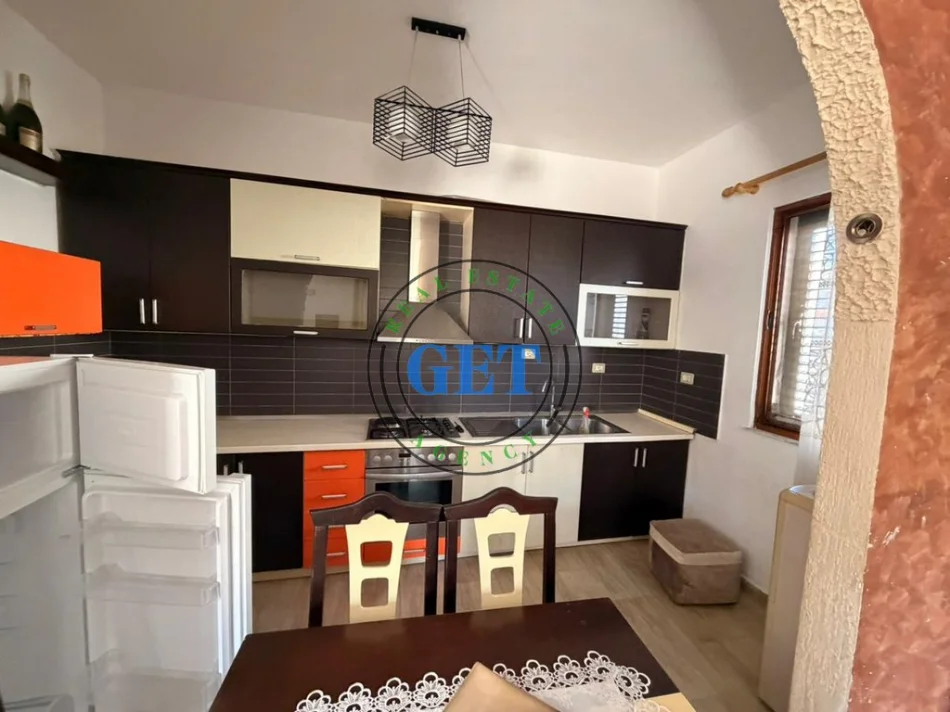 Durres, jepet me qera apartament 2+1 Kati 1, 100 m² 350 € (Kënet)